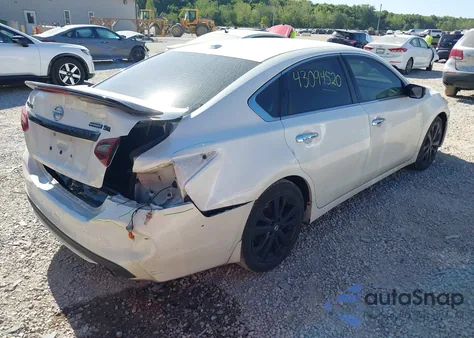 2018 Nissan Altima 2.5 Sr из США, поврежденный, VIN 1N4AL3AP9JC186605